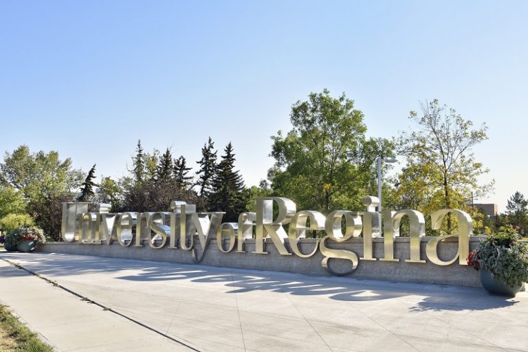 Entrance Scholarships at University of Regina in Canada 2022